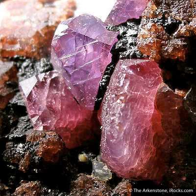 Sapphire/Ruby - WINZA-14 - Winza - Tanzania Mineral Specimen