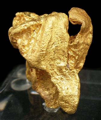 Gold With Large Octohedral Cast