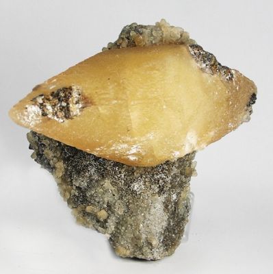 Calcite, Sphalerite, Quartz (Var: Smoky Quartz)