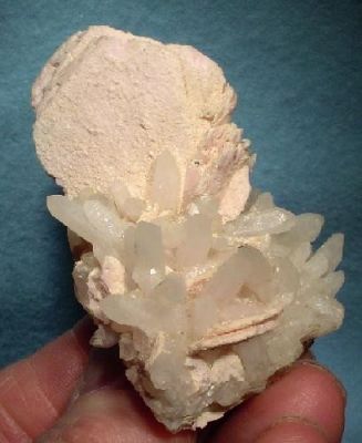 Calcite (Var: Manganoan Calcite), Quartz