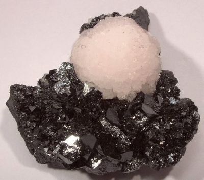 Calcite (Var: Manganoan Calcite), Manganite
