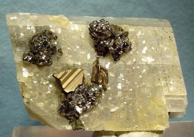 Carrollite, Chalcopyrite, Calcite