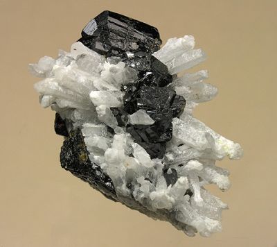 Cassiterite, Quartz