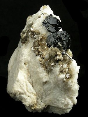 Cassiterite, Albite