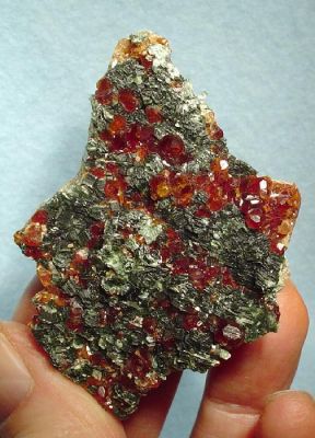 Grossular (Var: Hessonite), Clinochlore