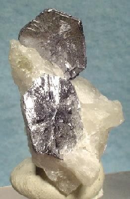 Molybdenite, Quartz (Var: Milky Quartz)