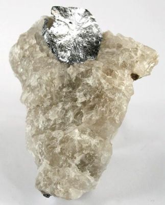 Molybdenite, Quartz