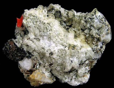 Haineaultite on Analcime and Natrolite
