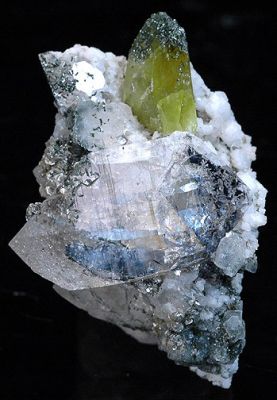 Titanite, Quartz, Hematite, Adularia