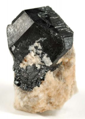 Niobium-Rich Rutile
