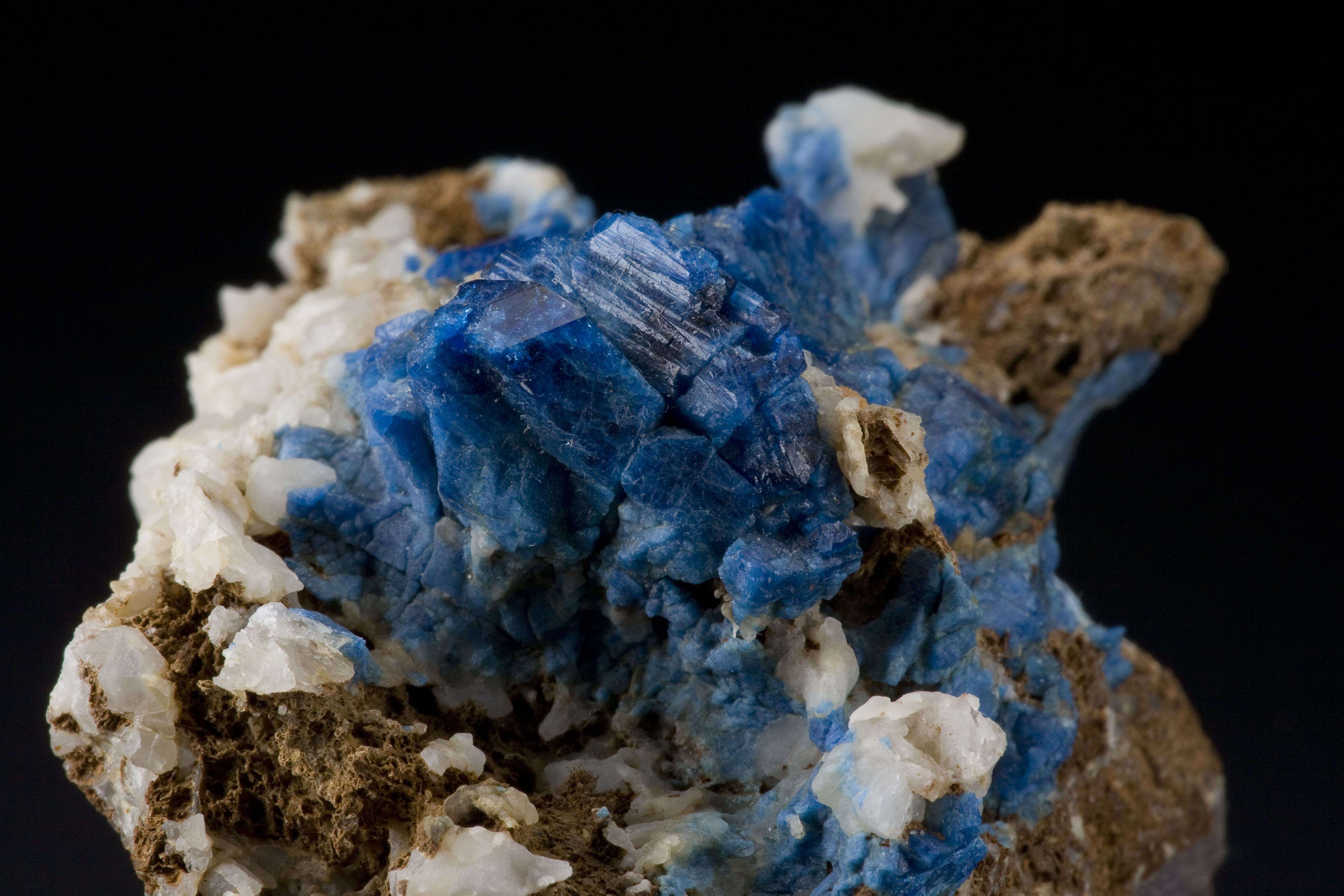 Какие минералы образуют железо в природе. Бромаргирит минерал. Лаутарит CA io3 2. Лазулит минерал Витим. Азовскит минерал.