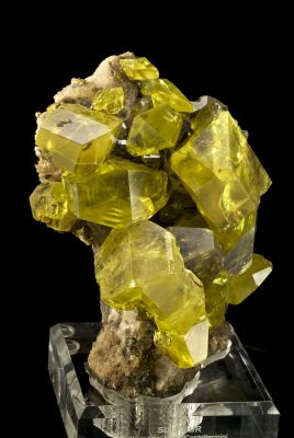 Sulfur With Hydrocarbon Inclusions