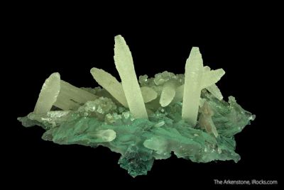 Calcite (fluorescent) and Celadonite on Quartz (var. Chalcedony)