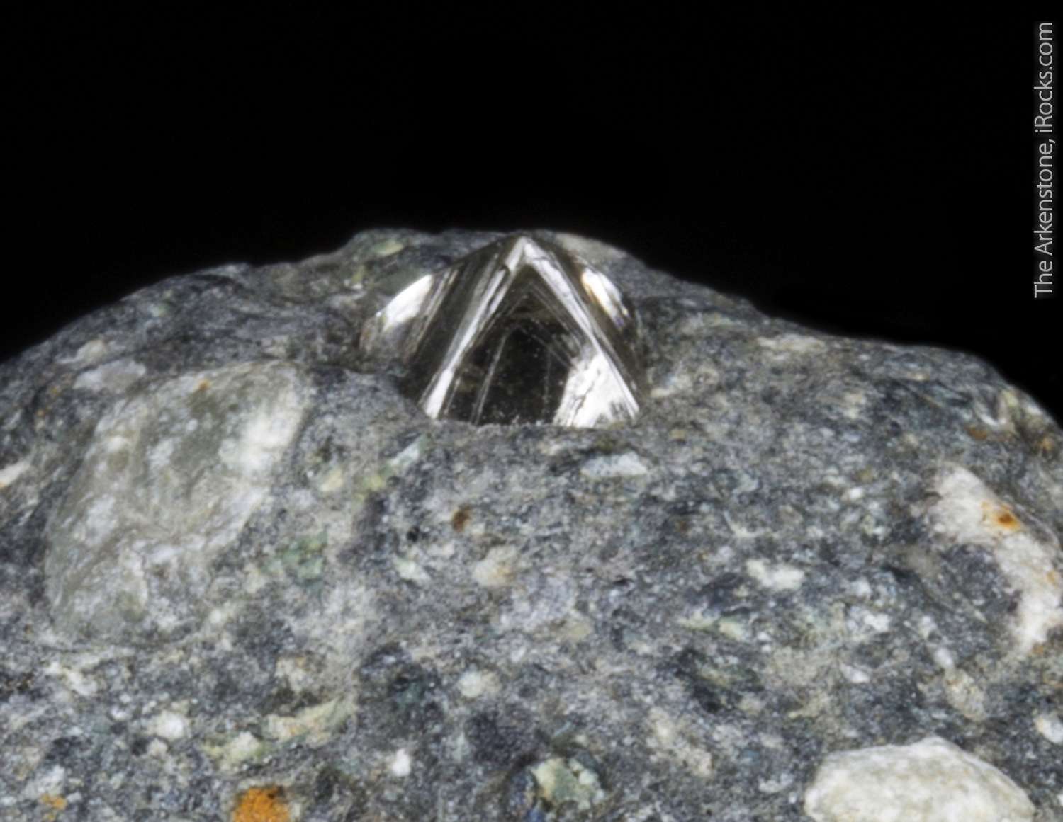 Rough diamonds in kimberlite 