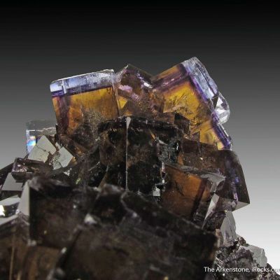 Fluorite (fl) on Sphalerite