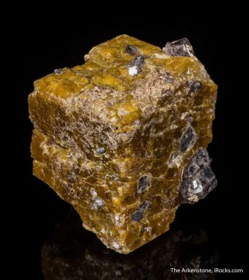 Vesuvianite with Grossular
