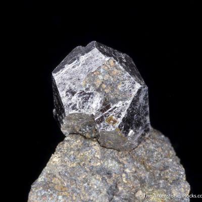 Cobaltite on Chalcopyrite