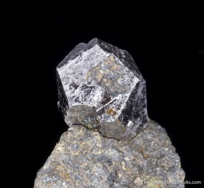 Cobaltite on Chalcopyrite