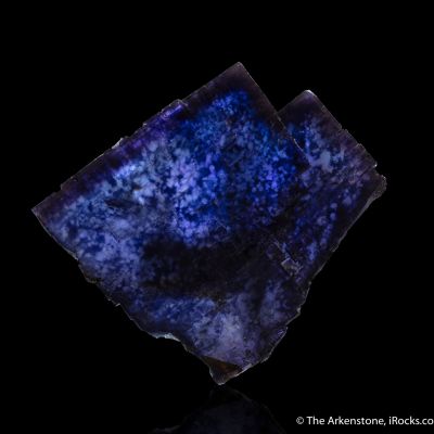Fluorite with petroleum inclusions